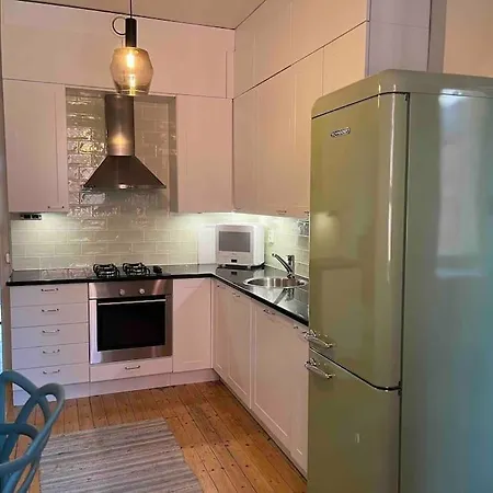 Spacious Three And Kitchen In Hakaniemi Huoneisto *